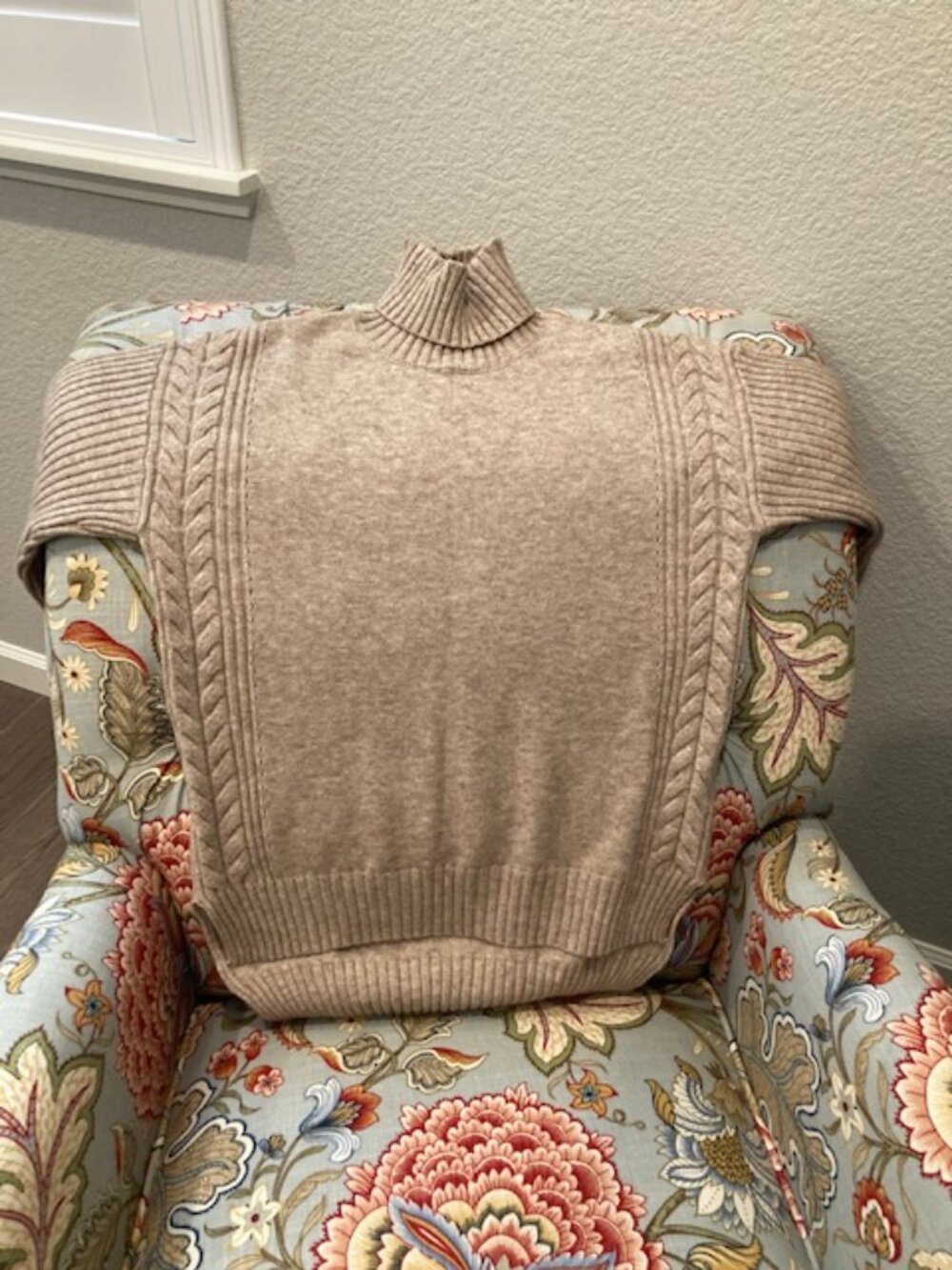 H&M Turtleneck cable knit sweater in Taupe-ish Brown